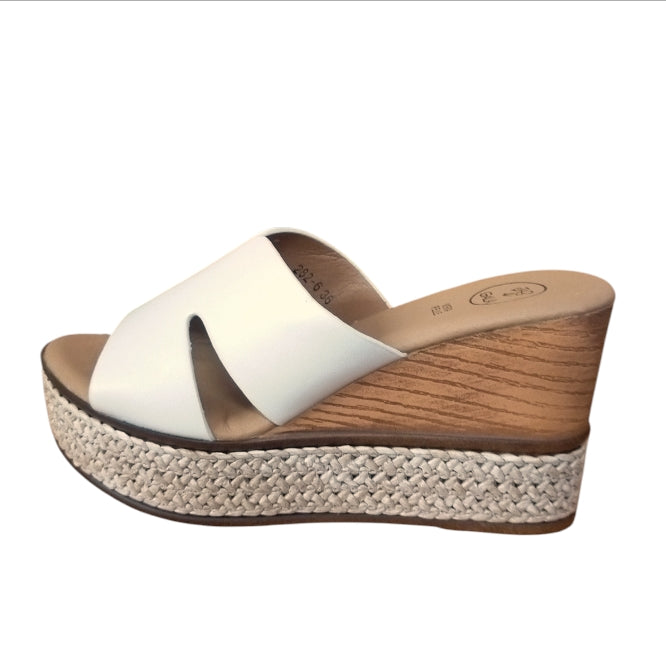Sandalo Donna Zeppa Galia Beige – Ciabatta Elegante con Suola Intrecciata