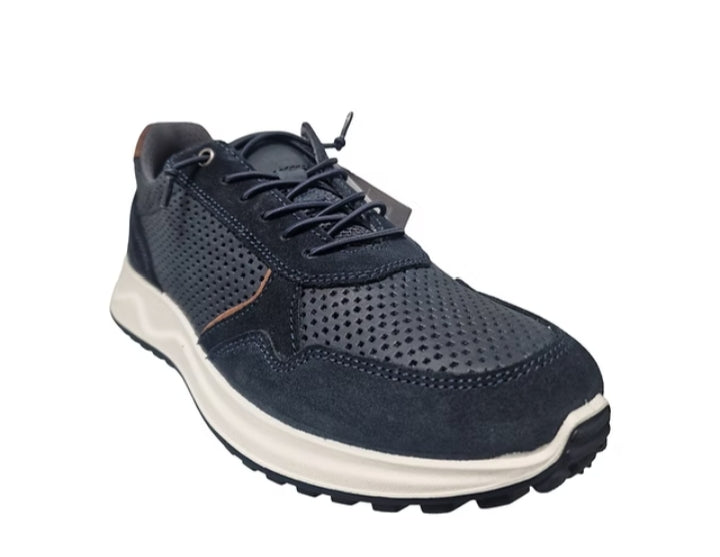 sneakers maschili  IMAC   tomaia in pelle scamosciata e tessuto tecnico blu  suola spessa beige.