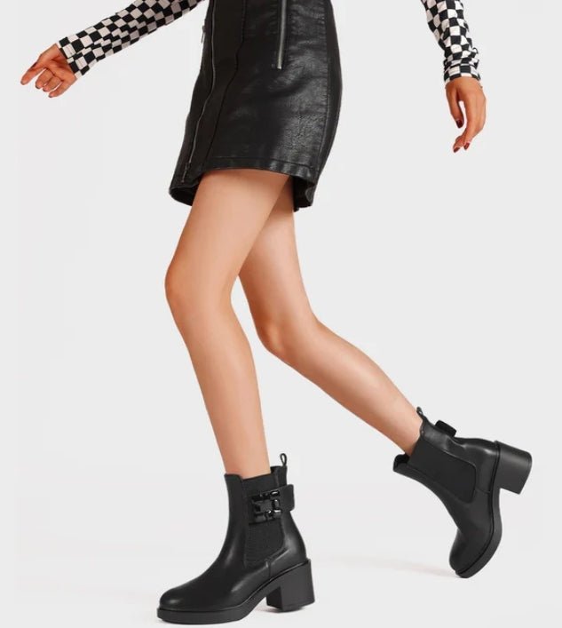 stivaletto donna con tacco Queen Helena in ecopelle nera. stivaletto colore Nero - SculcoScarpe